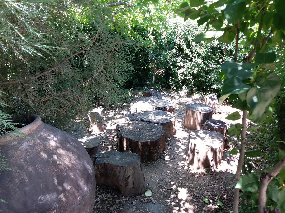 Areni Tavern-B&B Bagian luar foto